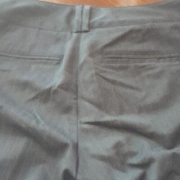 New York and Company Stretch Pants..Size 4P - Picture 3 of 4
